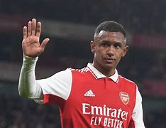 荷甲清晨走向成谜，阿森纳造点机会，赛场秩序良好，医务组通报恢复